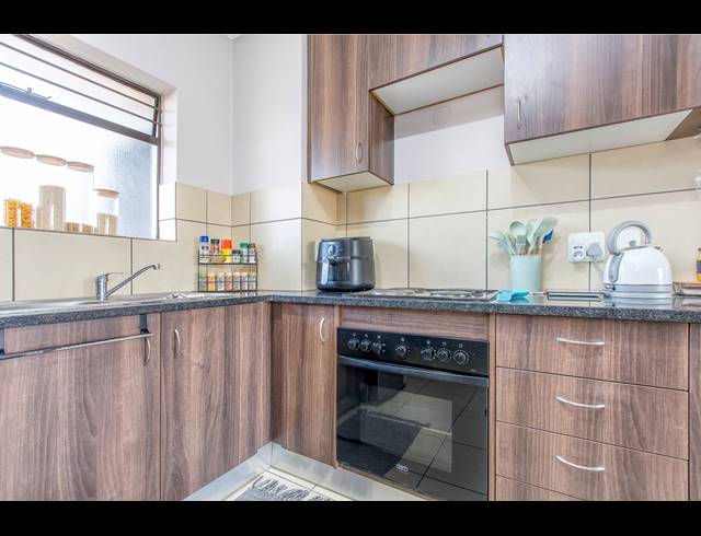2 BEDROOM APARTMENT FOR SALE IN BARBEQUE DOWNS